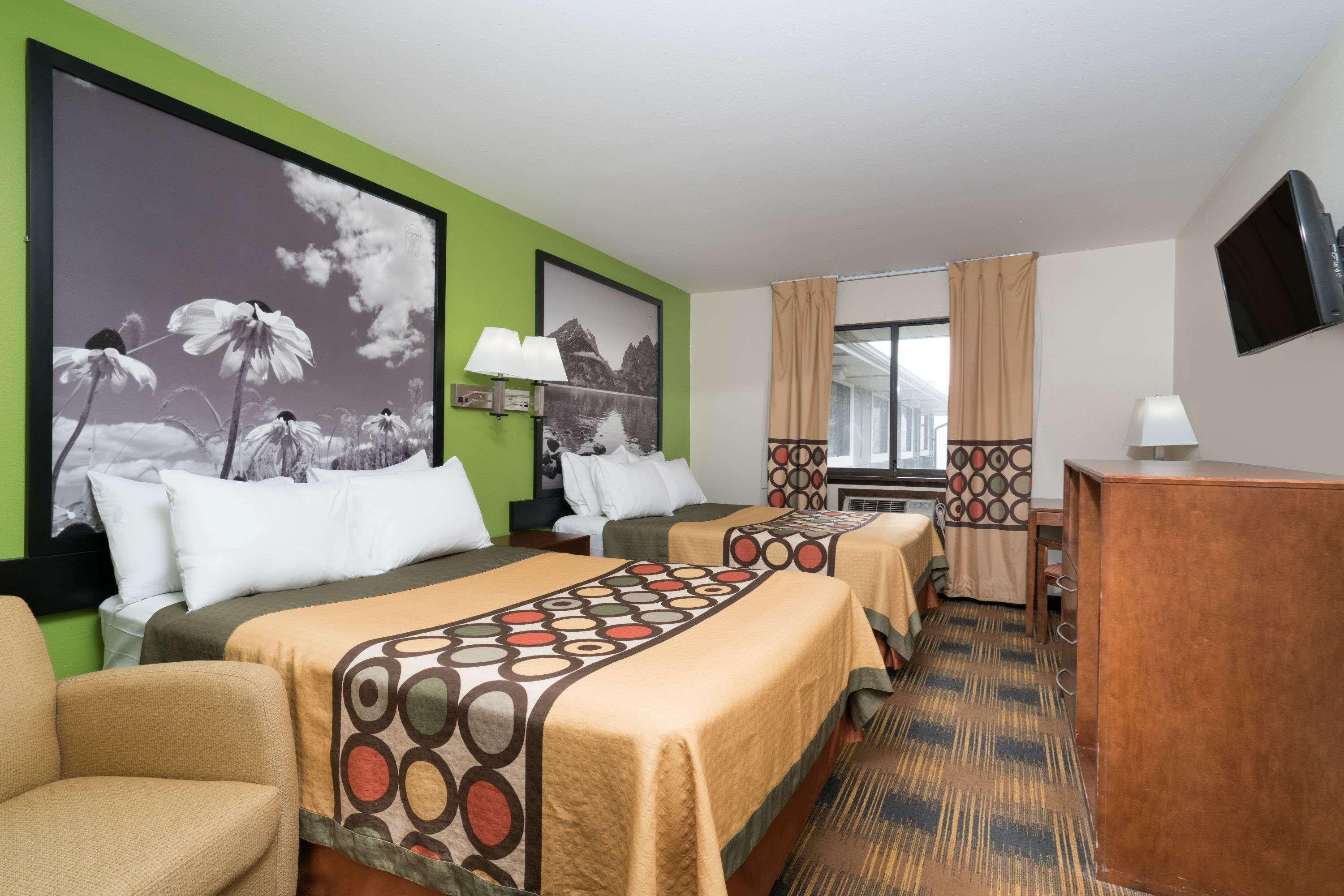 Super 8 By Wyndham Rochester Mayo Clinic Area Exterior foto